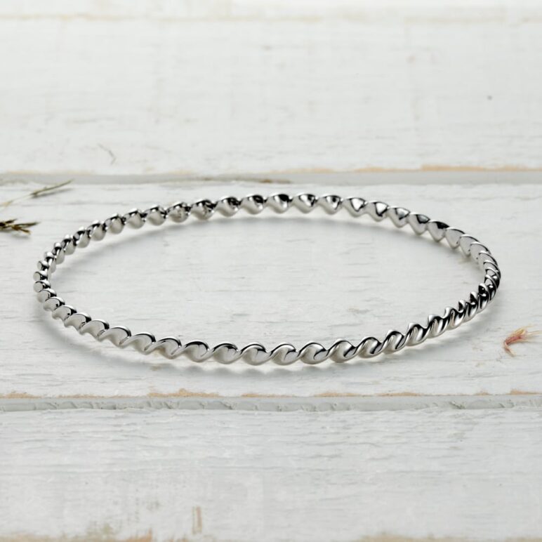 Newlyn_Twistbangle_Silver_1000x1000