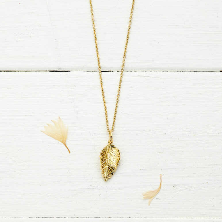 woodland large leaf gold pendant 1913637