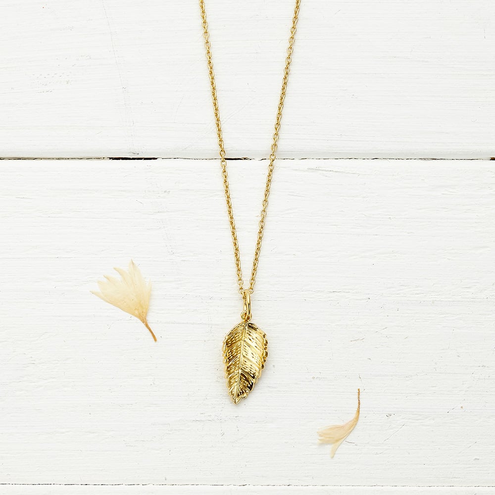 woodland large leaf gold pendant 1913637