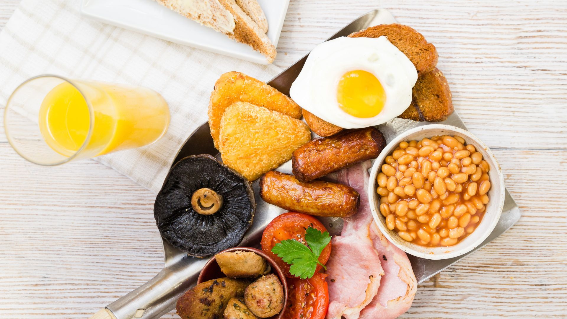 cornwall gold breakfast on a tin miners shovel
