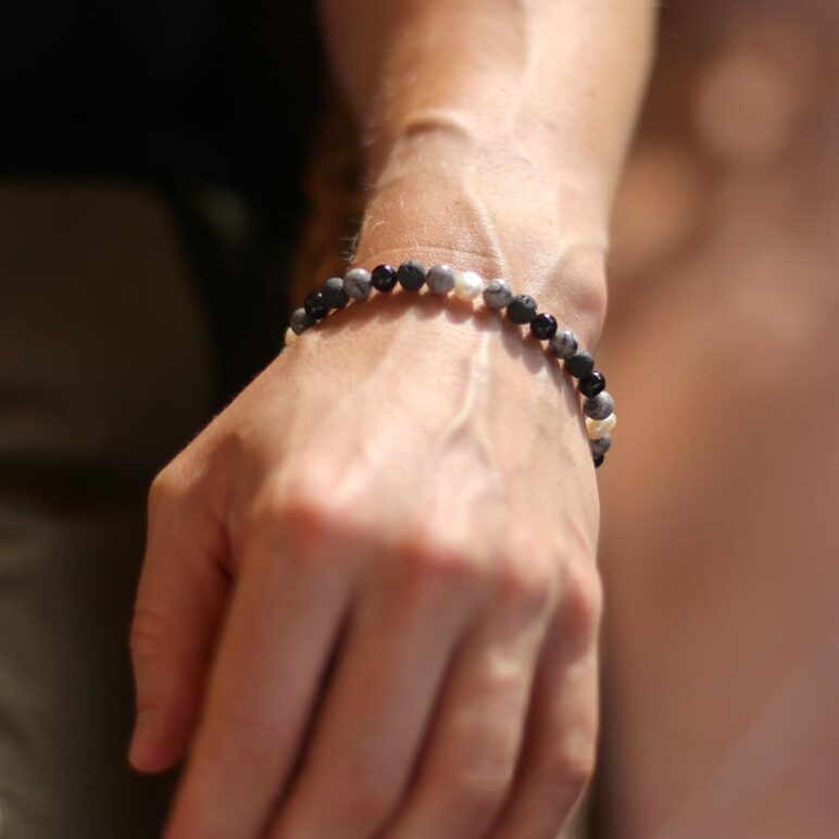 6mm white baroque freshwater pearl lava stone black agate bracelet with stainless steel magnetic clasp